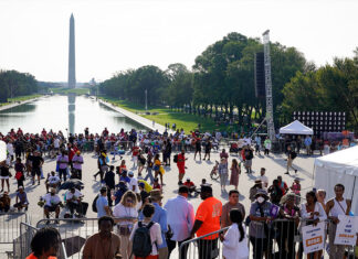 Miles se reúnen en Washington para conmemorar 60mo aniversario de marcha de Martin Luther King Jr.