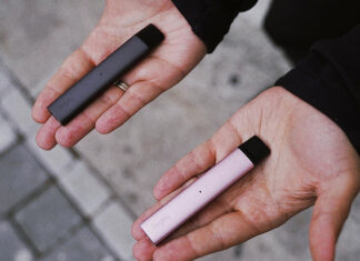 Más niños pequeños se intoxican al inhalar la nicotina líquida de los cigarrillos electrónicos