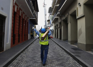 Aprueban un aumento de 23 centavos por kilovatio en el servicio eléctrico en Puerto Rico