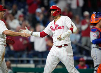 Castellanos estalla jonrón, Sánchez poncha a 10; Filis acaricia playoffs al vencer 5-2 a Mets