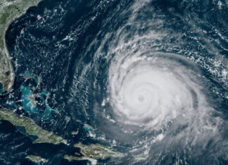 El huracán Lee se aleja del Caribe y va hacia el Atlántico canadiense