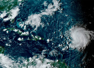 Hurricane Lee generates big swells along northern Caribbean while it churns through open waters