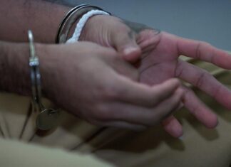 La búsqueda contra un prófugo brasileño en EE. UU. se refuerza con el arresto a su hermana