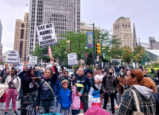 Mientras unos protestaban pacíficamente pidiendo justicia para “Junito” otros oportunistas no relacionados saqueaban
