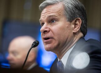 El director del FBI alerta del riesgo de amenazas terroristas en EE. UU. inspiradas por Hamás