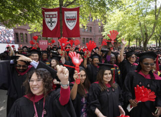 EE. UU.: Prestatarios evalúan sus presupuestos al reanudarse los pagos de préstamos estudiantiles