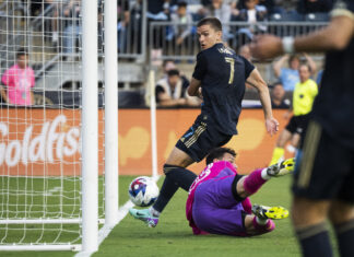Union se impone 3-1 a diezmado Revolution en playoffs de la MLS