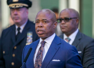 Alcalde de NY visitará Latinoamérica con mensaje para solicitantes de asilo: la ciudad está llena