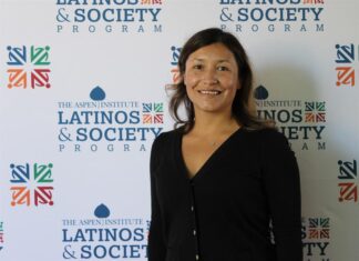 Campaña de reelección de Biden anuncia avisos radiales dirigidos a latinos