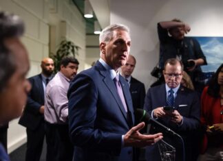 La destitución de McCarthy ahonda la incertidumbre de la Cámara Baja de EE. UU.