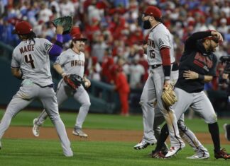 2-4. Los Diamondbacks vencen a los Filis y avanzan a la Serie Mundial