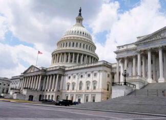 Luchas políticas internas en EE. UU. se intensifican, incluso cuando el gobierno permanece abierto