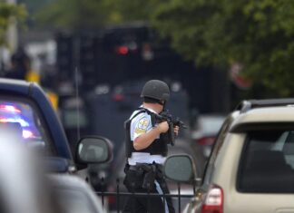 Disparan en EE. UU. a tres estudiantes palestinos que llevaban el tradicional pañuelo