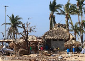 México ha rescatado a casi 13.000 afectados por el huracán Otis con un puente humanitario