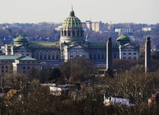 Proposal would keep Pennsylvania students enrolled amid district residency disputes