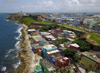 EE. UU. anuncia plan de paneles solares para hogares de bajos ingresos en Puerto Rico