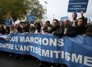 Más de 180.000 personas marchan en Francia contra el antisemitismo
