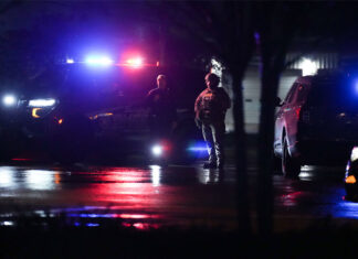 Un niño muerto y cuatro heridos tras un tiroteo en un mercado en Texas