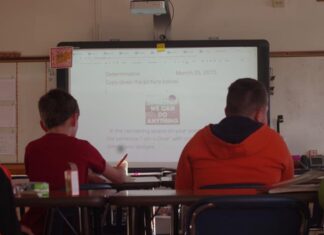 Distrito escolar de Denver crea instituto para contratar y capacitar maestros extranjeros