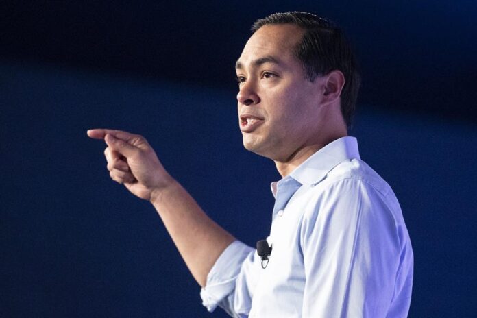 El exsecretario de Vivienda Julián Castro dirigirá organización filantrópica latina