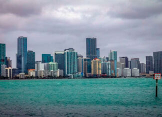 Immigration and declines in death cause uptick in US population growth this year