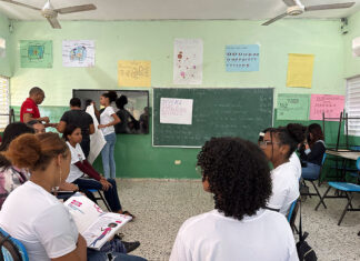 Dominicanas luchan contra embarazo adolescente y matrimonio infantil en un país que prohíbe abortar adolescente