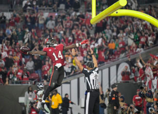 Mayfield lanza para 337 yardas y tres anotaciones en paliza de Buccaneers 32-9 sobre Eagles anotaciones