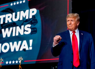 Trump gana los caucuses o asambleas partidarias de Iowa partidarias