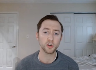 Un residente del condado de Bucks decapita a su padre y lo muestra en video con amenazas