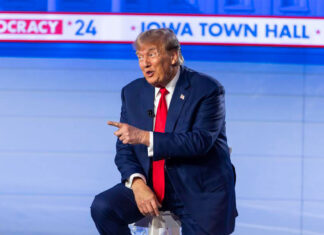 Casi 50 % de republicanos concuerdan con Trump en que inmigrantes envenenan sangre de EE. UU. republicanos concuerdan con Trump