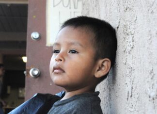 EE. UU. examinó de forma inadecuada a patrocinadores de niños migrantes que entraron solos niños