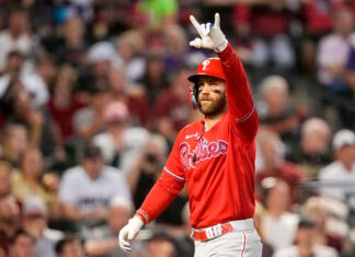 Harper quiere un contrato largo con los Filis y jugar hasta los 40 años. Aceptaría ser 1B filis