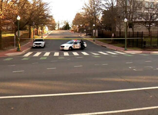 Muere miembro de Fuerza Aérea de EE. UU tras prenderse fuego frente a embajada israelí en Washington embajada