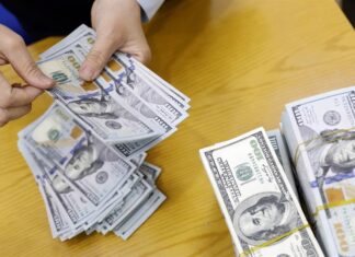 Un exfuncionario de Educación en Puerto Rico se declara culpable por robo y fraude educación