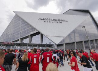 Hay 10 mexicanos entre los 32 finalistas a ‘Fanático Internacional del Año de la NFL’