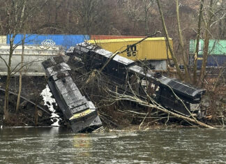 Choque y descarrilamiento de 3 trenes en Pensilvania