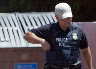 Al menos 1.600 agentes de ICE comenzarán a usar cámaras corporales en sus operativos agentes