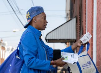 En Filadelfia, entregan kits contra sobredosis casa por casa para frenar las muertes por fentanilo Filadelfia