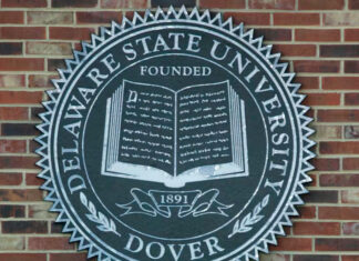 Una mujer de 18 años muere baleada dentro de la Universidad Estatal de Delaware; cierran el campus