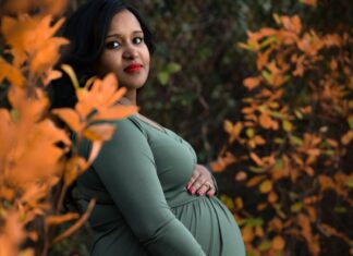 Black physician empowering women of color to experience more joy, less fear, during pregnancy