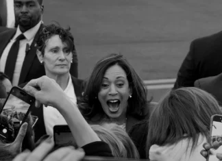 Vicepresidenta Harris busca conquistar más votos en Filadelfia