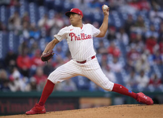 Suárez mejora su foja a 8-0 y Filis enrachados doblegan 10-5 a Mets Suárez