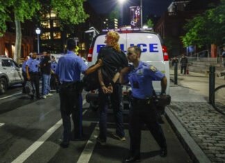 Seis alumnos de la Universidad de Pensilvania están entre 19 detenidos por tratar de ocupar edificio