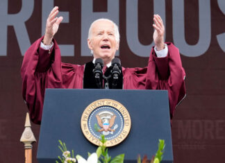 Biden dice a graduados que “escucha” sus protestas contra la guerra en Gaza protestas