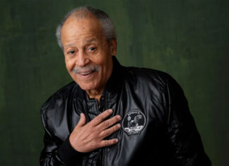 Primer candidato negro a ser astronauta en EE. UU. va al espacio 60 años después en cohete de Bezos astronauta