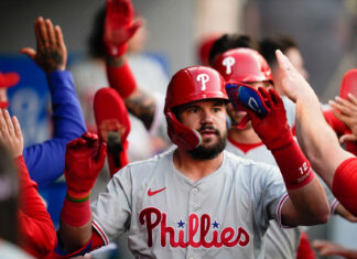 Rojas and Castellanos homer in the 9th, leading the Phillies to a 7-5 comeback win over the Angels