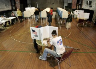 Partido Demócrata de EE. UU. invierte en tecnología para llegar a votantes jóvenes e hispanos democratas y tecnologia