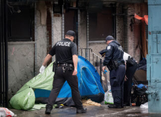 Cierre del campamento de Kensington: hacia una comunidad más segura y saludable encampment on Kensington - campamento clausurado