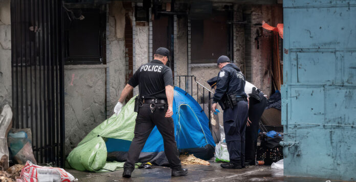 encampment on Kensington - campamento clausurado