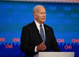 Para servir a su país, Donald Trump debería abandonar la carrera presidencial carrera